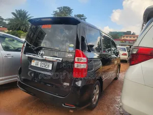 Toyota Noah 2012 Black