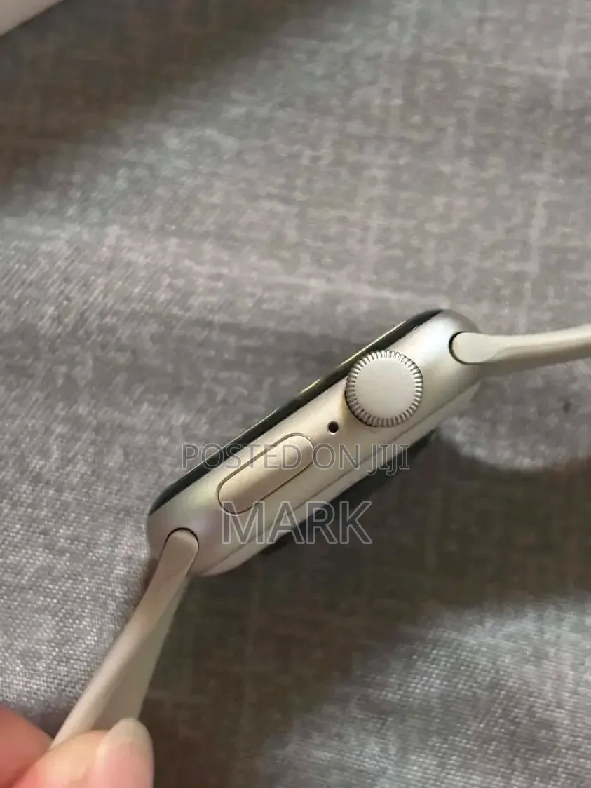 Apple Watch  Series 9 Starlight