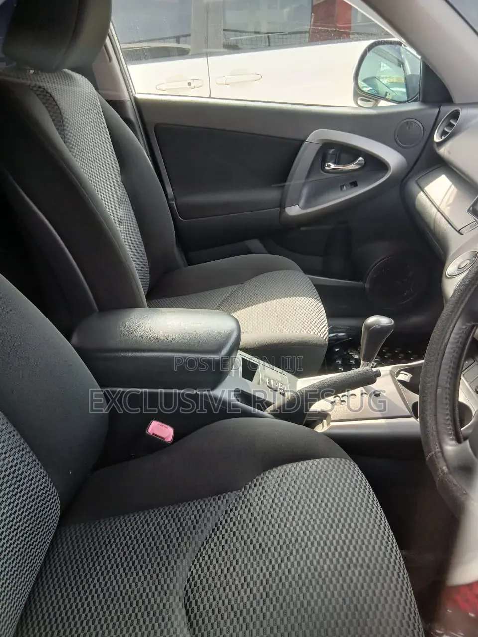Toyota RAV4 2012 White