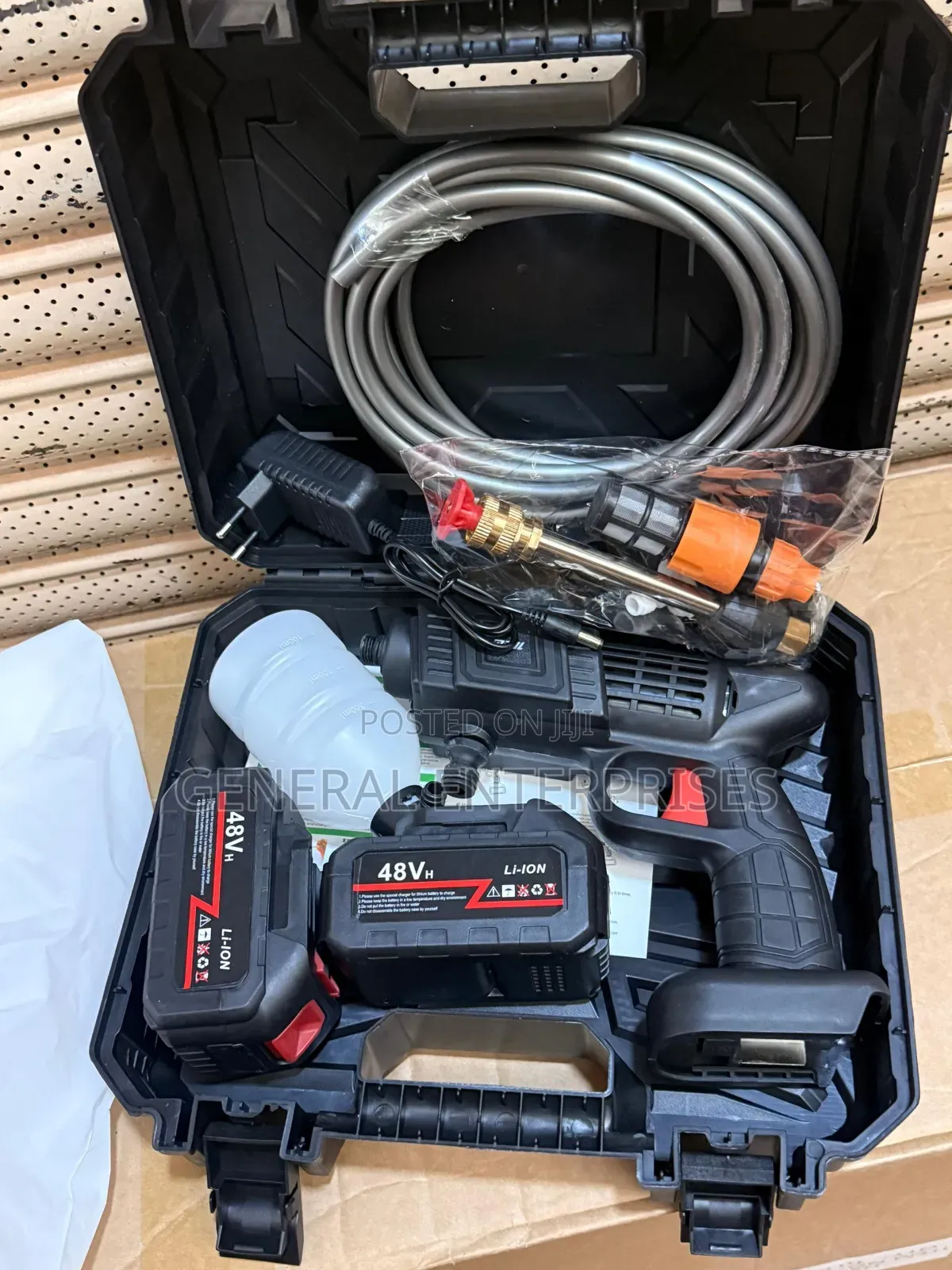 Rechargeable Car Washer With 2 Batteries