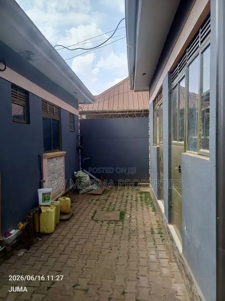 3bdrm House in Bulenga Town, Central Division for sale