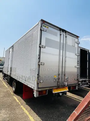 Fuso New Shape Box Body