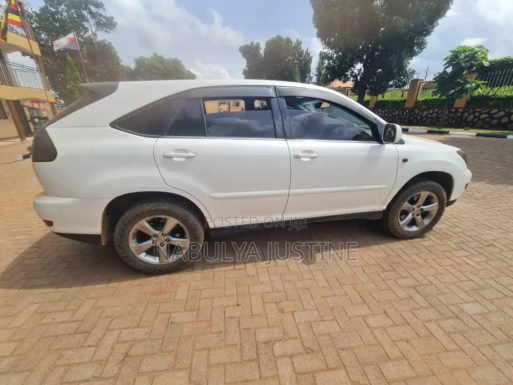 Toyota Harrier 2006 White