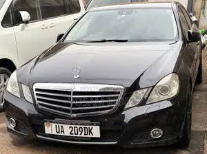 Mercedes-Benz E300 2011 Black