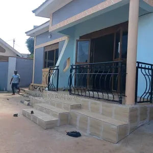 3bdrm Bungalow in Makindye Heights, Central Division for sale