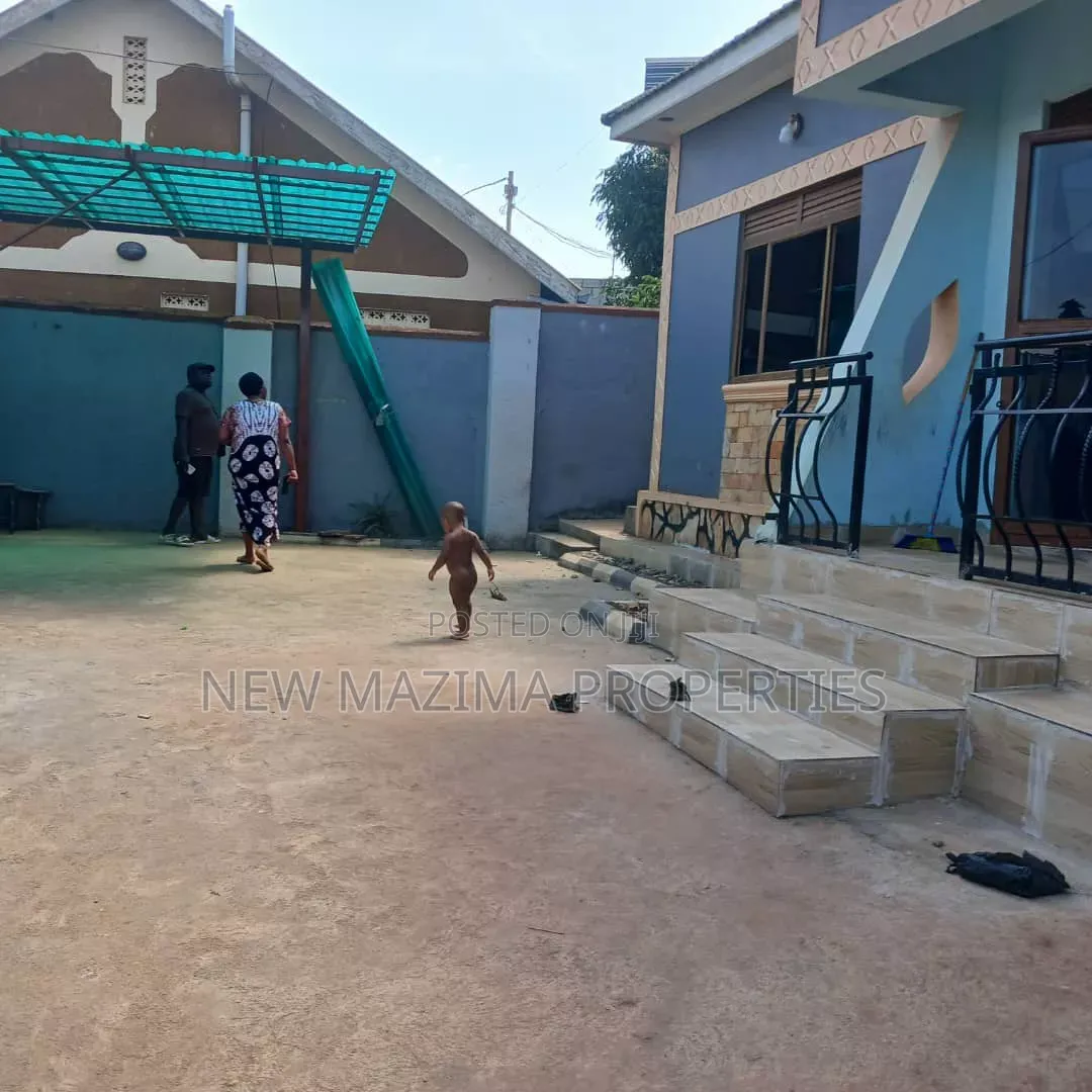 3bdrm Bungalow in Makindye Heights, Central Division for sale