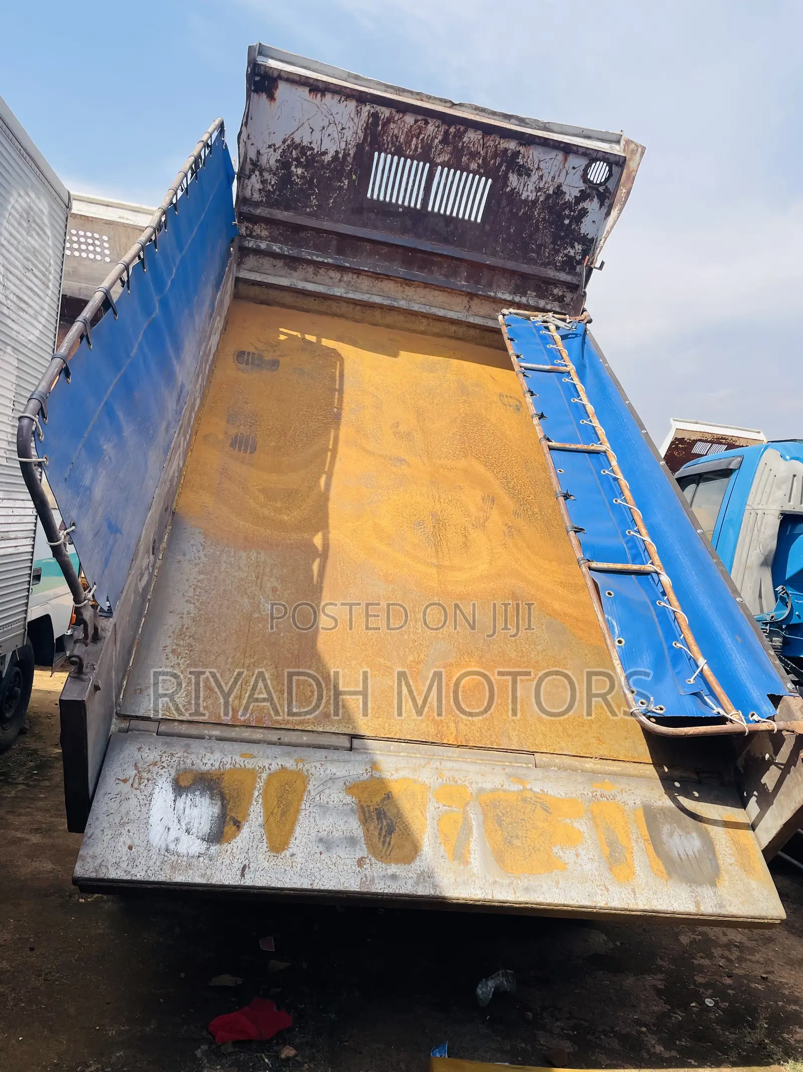 Hino Dumper Single Light