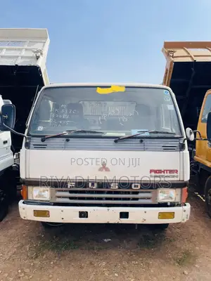Fuso Fighter Mignon Dumper