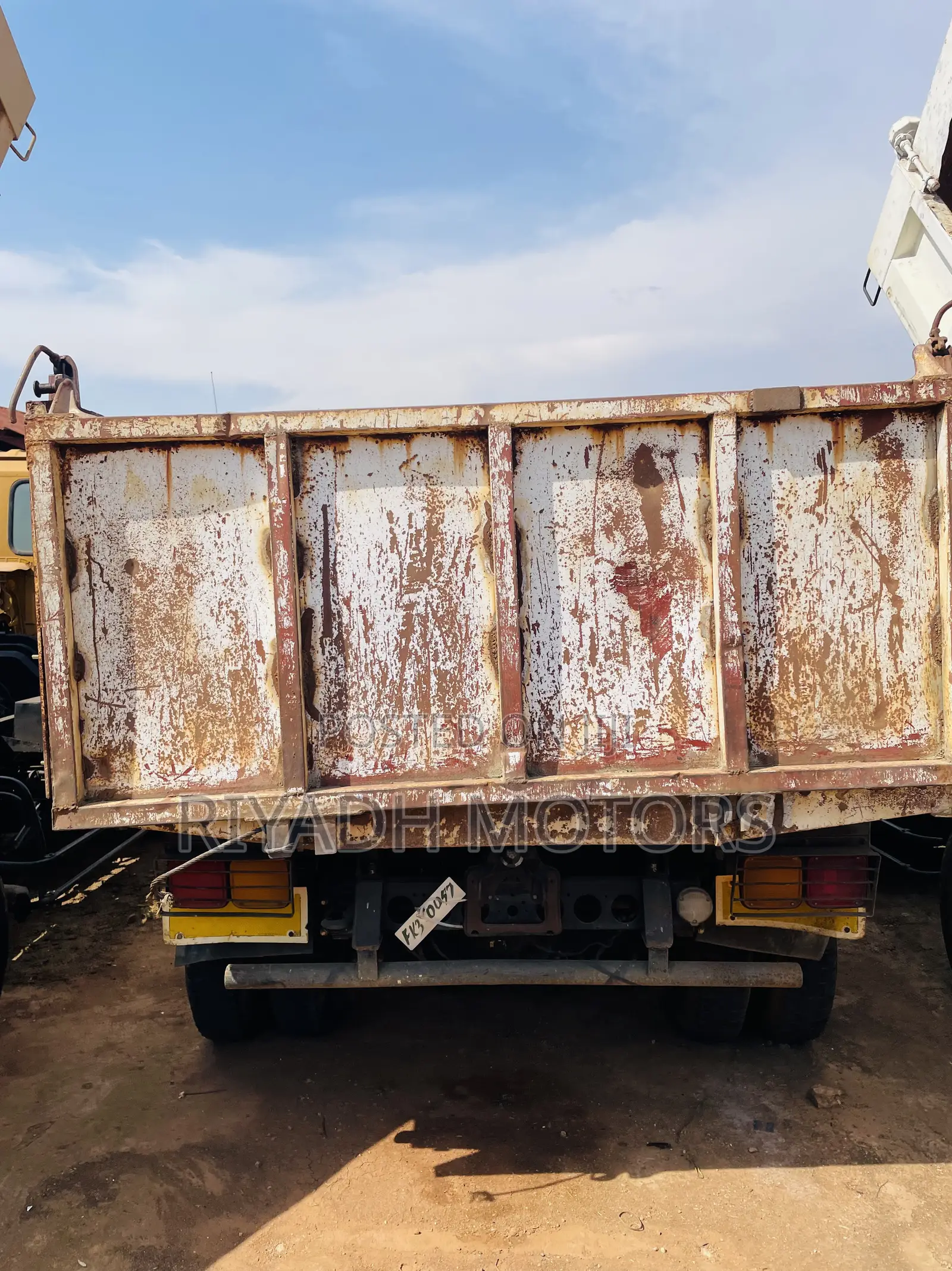 Fuso Fighter Mignon Dumper