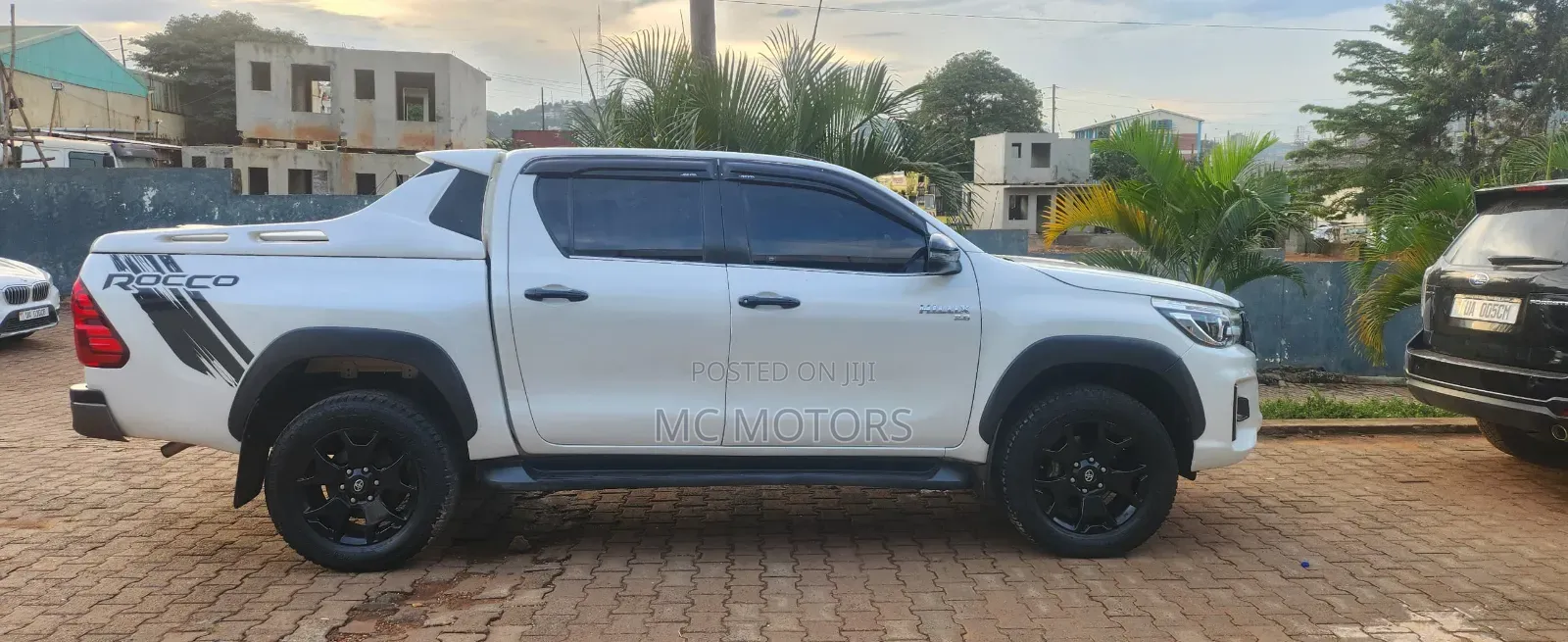 Toyota Hilux Revo Double Cab Deisel 2.4 AWD 2018 White