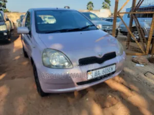 Toyota Vitz 2002 Silver