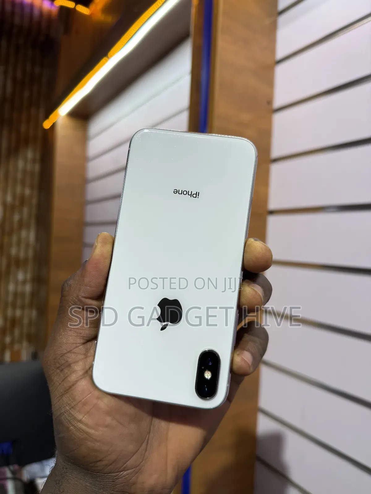 Apple iPhone X 64 GB White