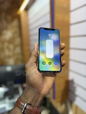 Apple iPhone X 64 GB White