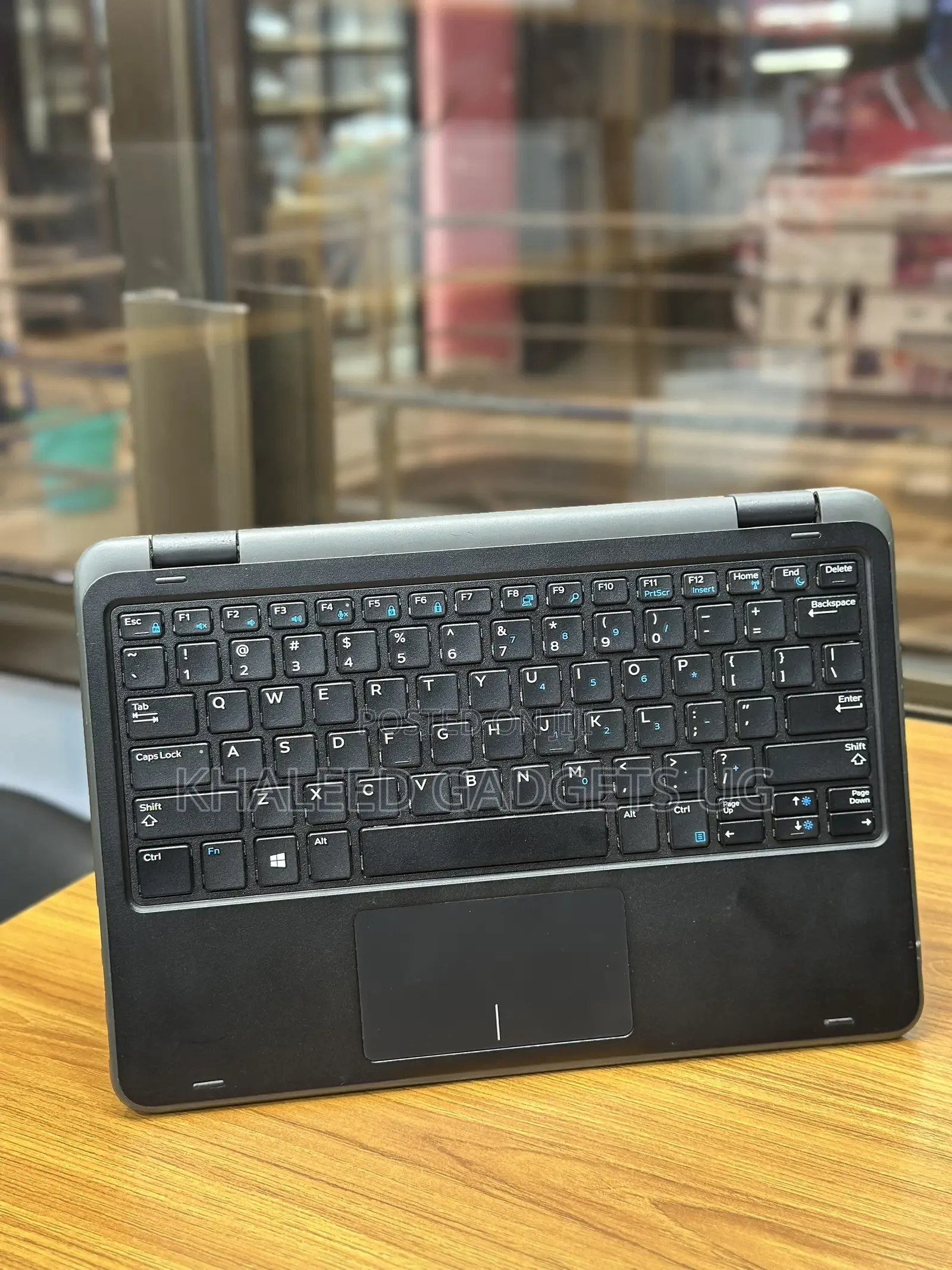 Laptop Dell Latitude 3189 4GB Intel Celeron SSD 128GB