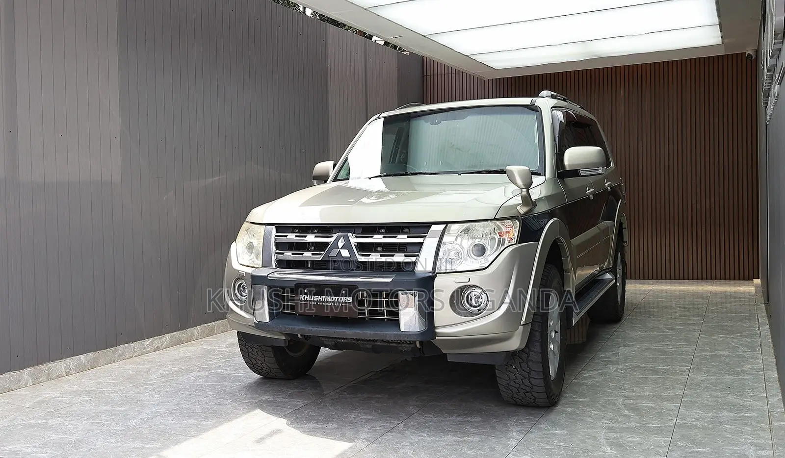 Mitsubishi Pajero V90 3.2 DI-D 2013 Beige