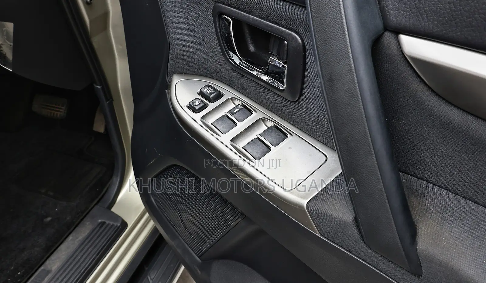 Mitsubishi Pajero V90 3.2 DI-D 2013 Beige