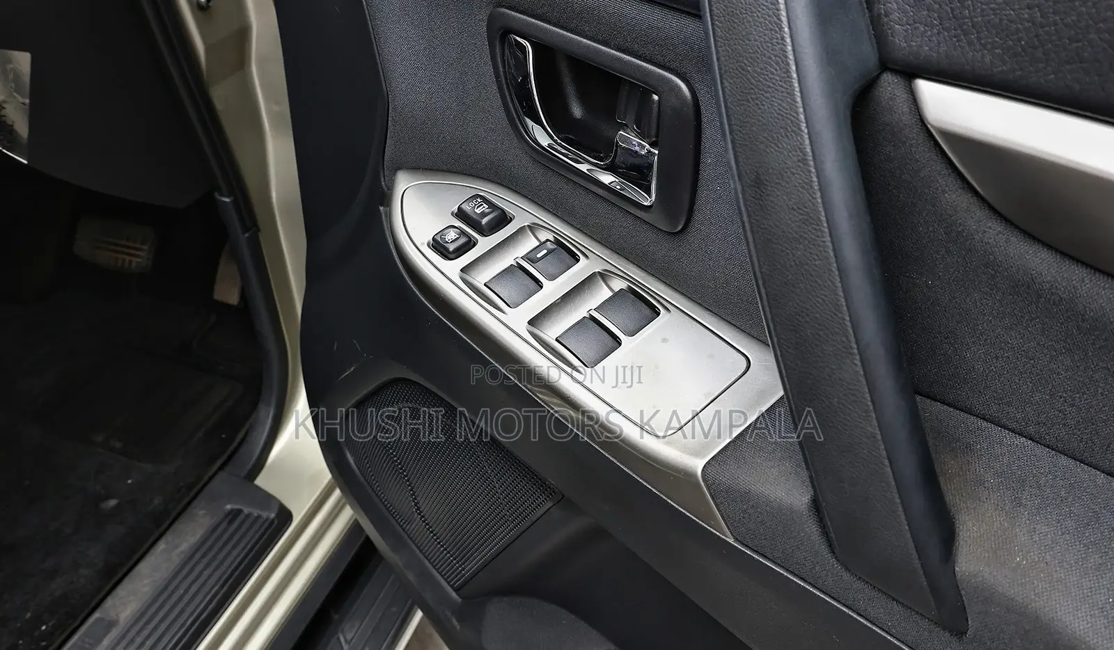 Mitsubishi Pajero V90 3.2 DI-D 2013 Beige