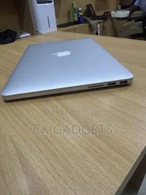New Laptop Apple MacBook Pro 8GB Intel Core i5 SSD 256GB