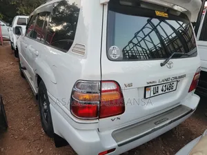 Toyota Land Cruiser 2009 White