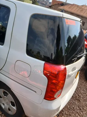 Toyota Raum 2004 White