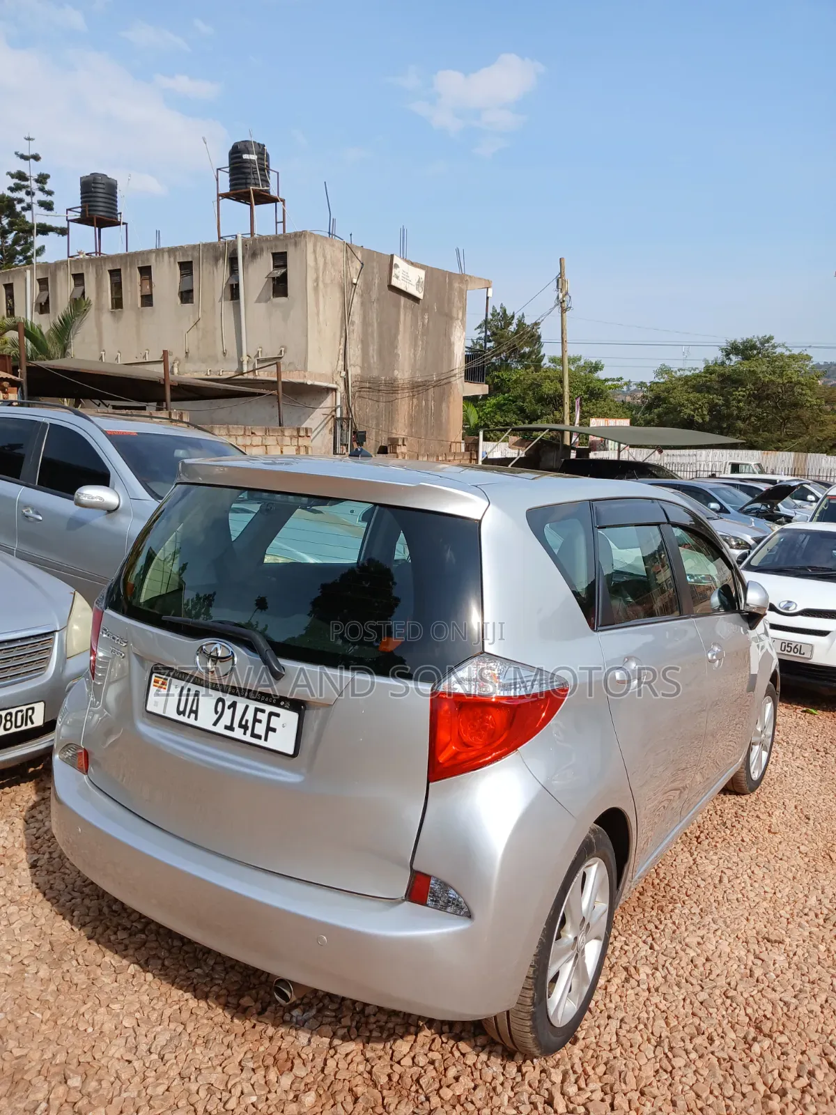 Toyota Ractis 2014 Silver