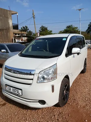 Toyota Noah 2014 White