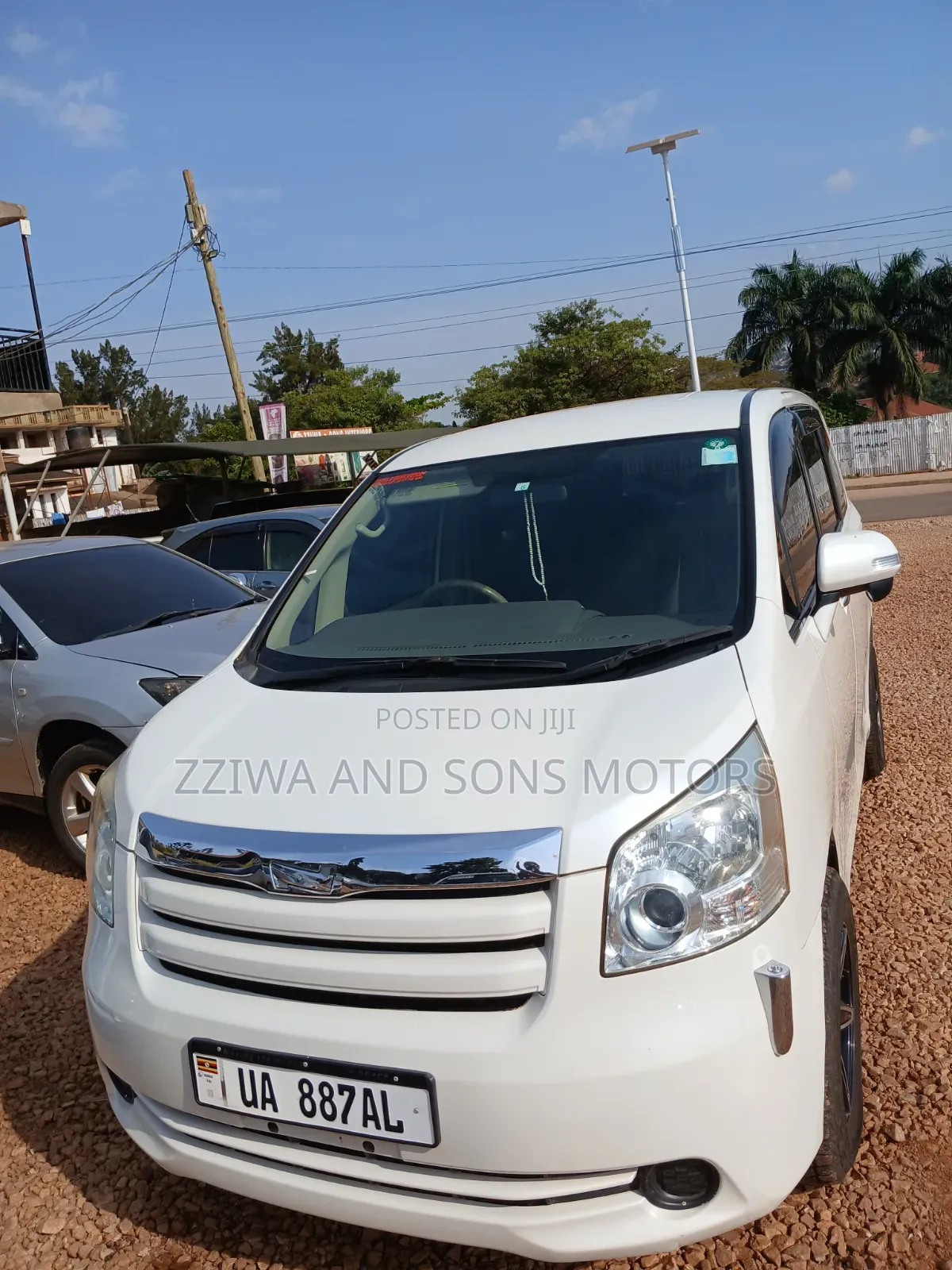 Toyota Noah 2014 White
