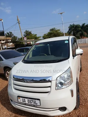 Toyota Noah 2014 White