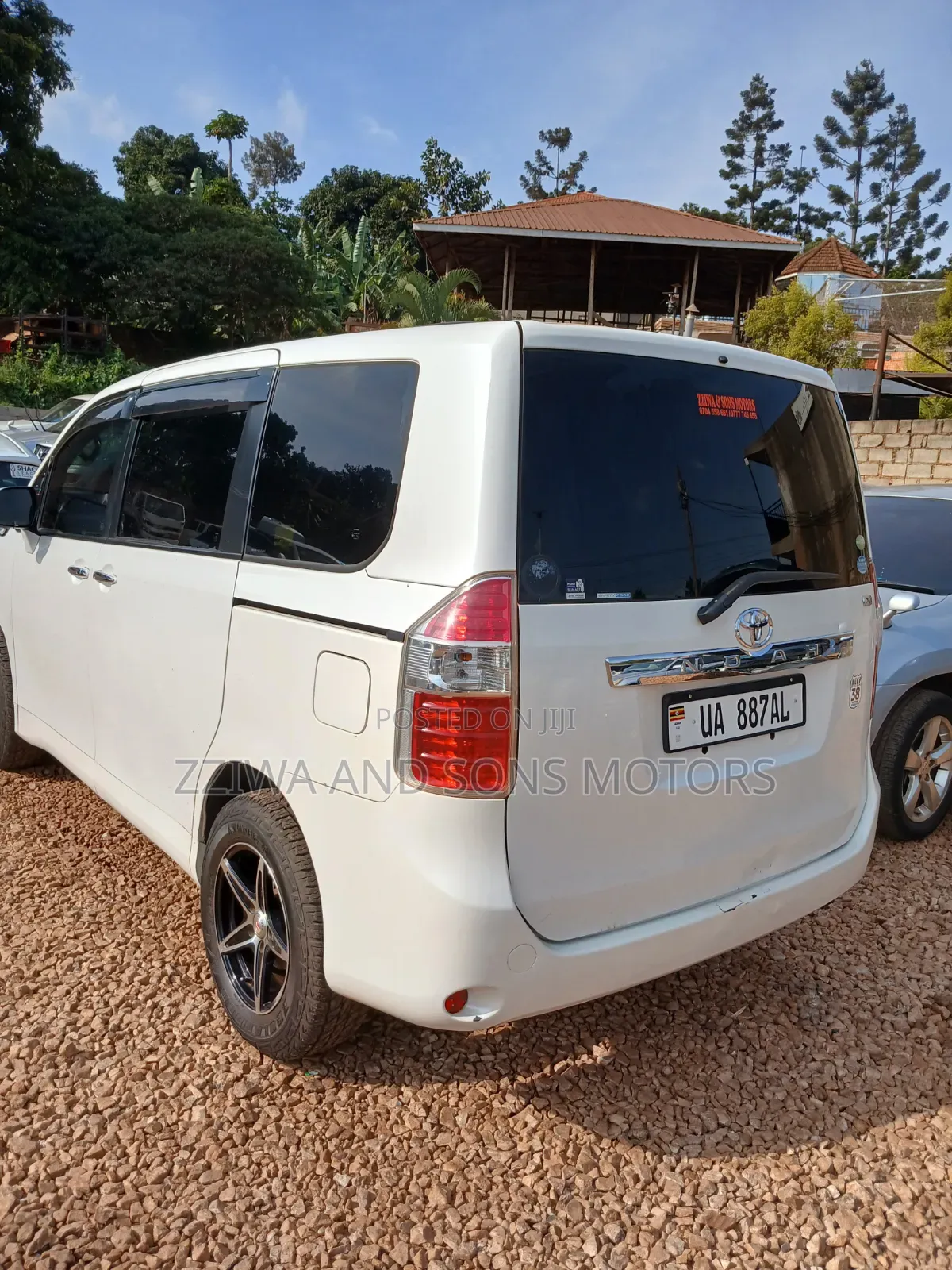Toyota Noah 2014 White