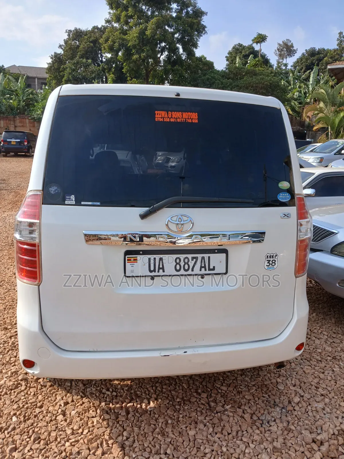 Toyota Noah 2014 White