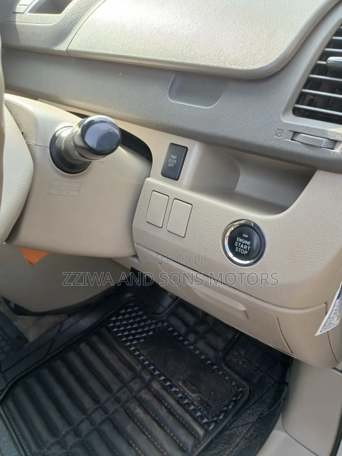 Toyota Noah 2014 White