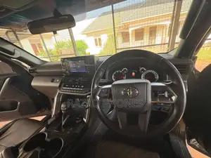 Toyota Land Cruiser Prado 2022 Gray