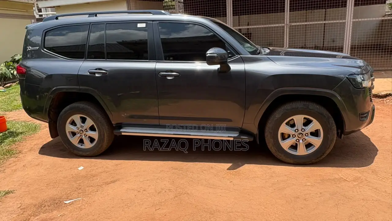 Toyota Land Cruiser Prado 2022 Gray