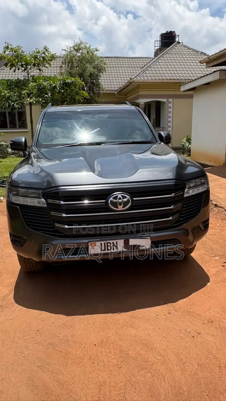 Toyota Land Cruiser Prado 2022 Gray