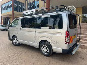 Toyota HiAce 2012 Silver