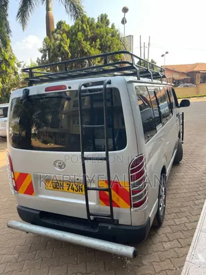 Toyota HiAce 2012 Silver