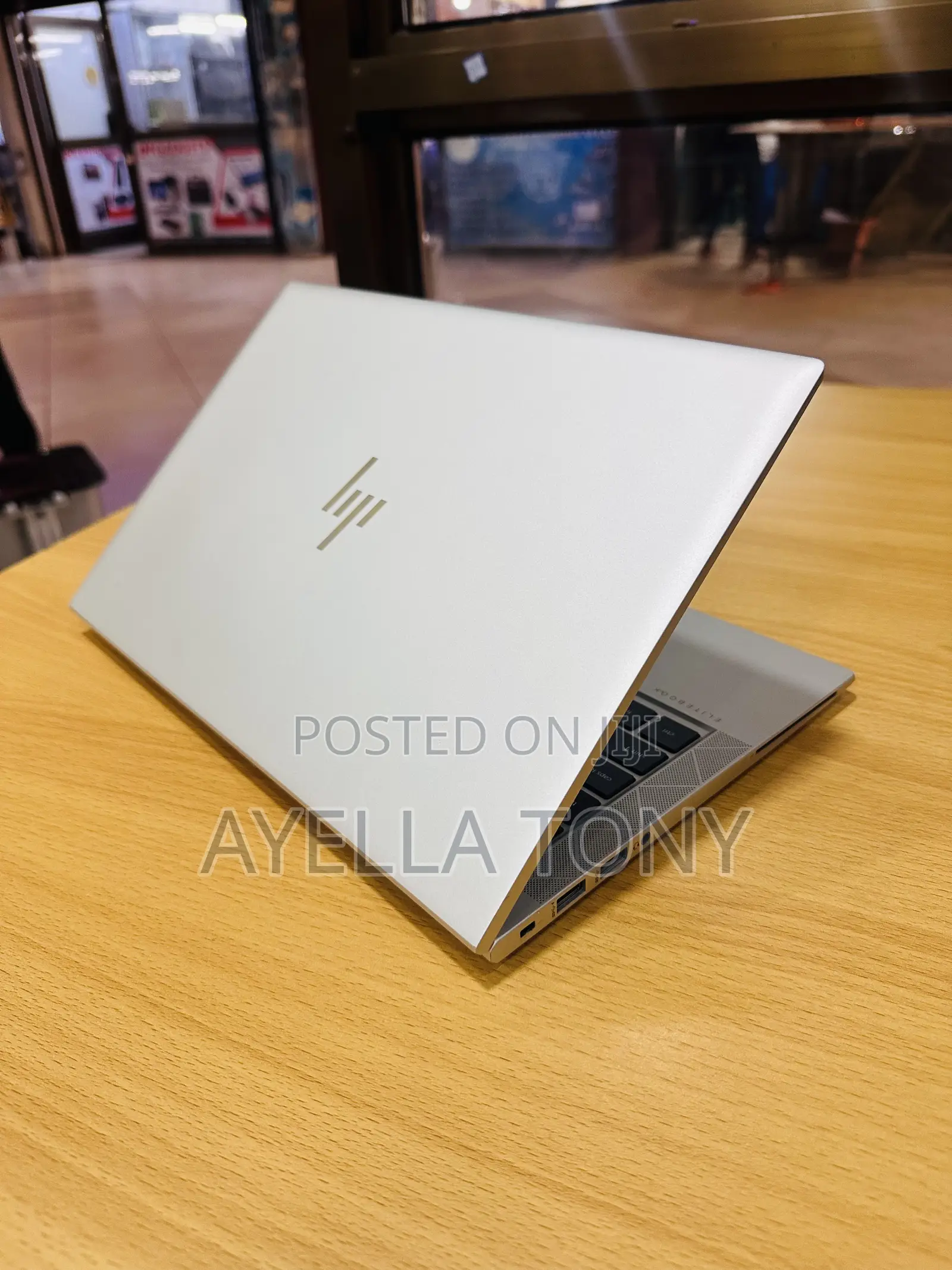 New Laptop HP EliteBook 830 G8 16GB Intel Core i7 SSD 512GB