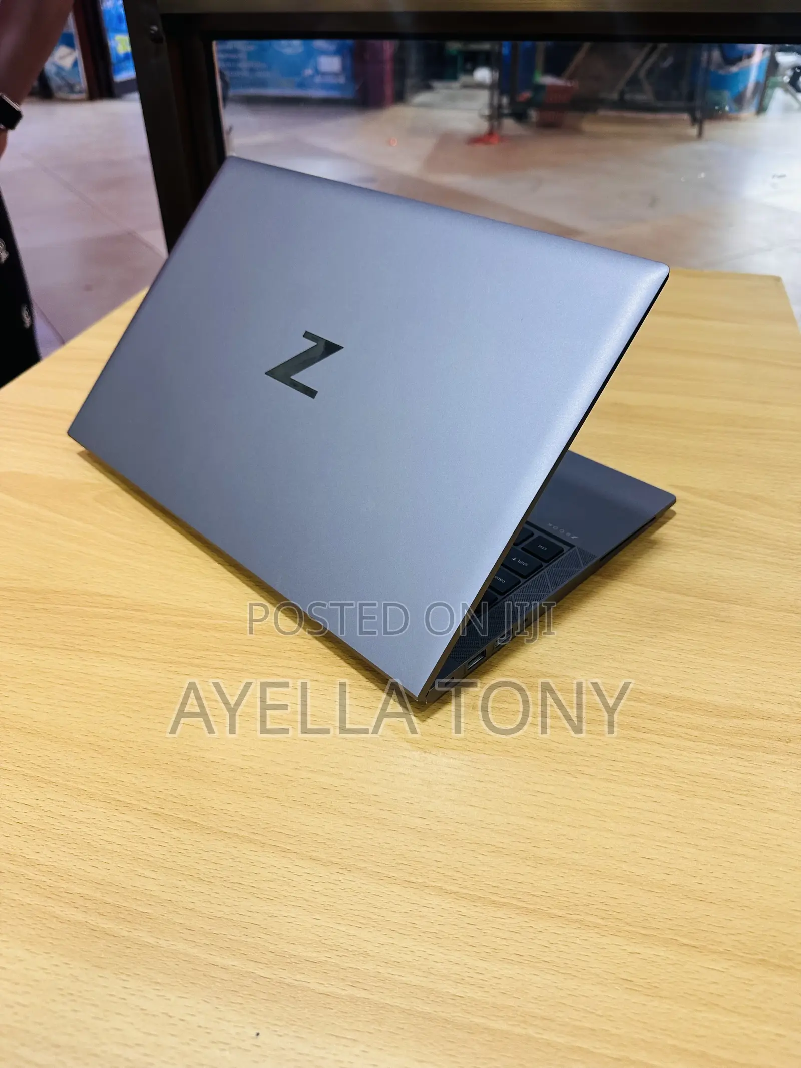 New Laptop HP ZBook Firefly 14 G7 32GB Intel Core i7 SSD 512GB