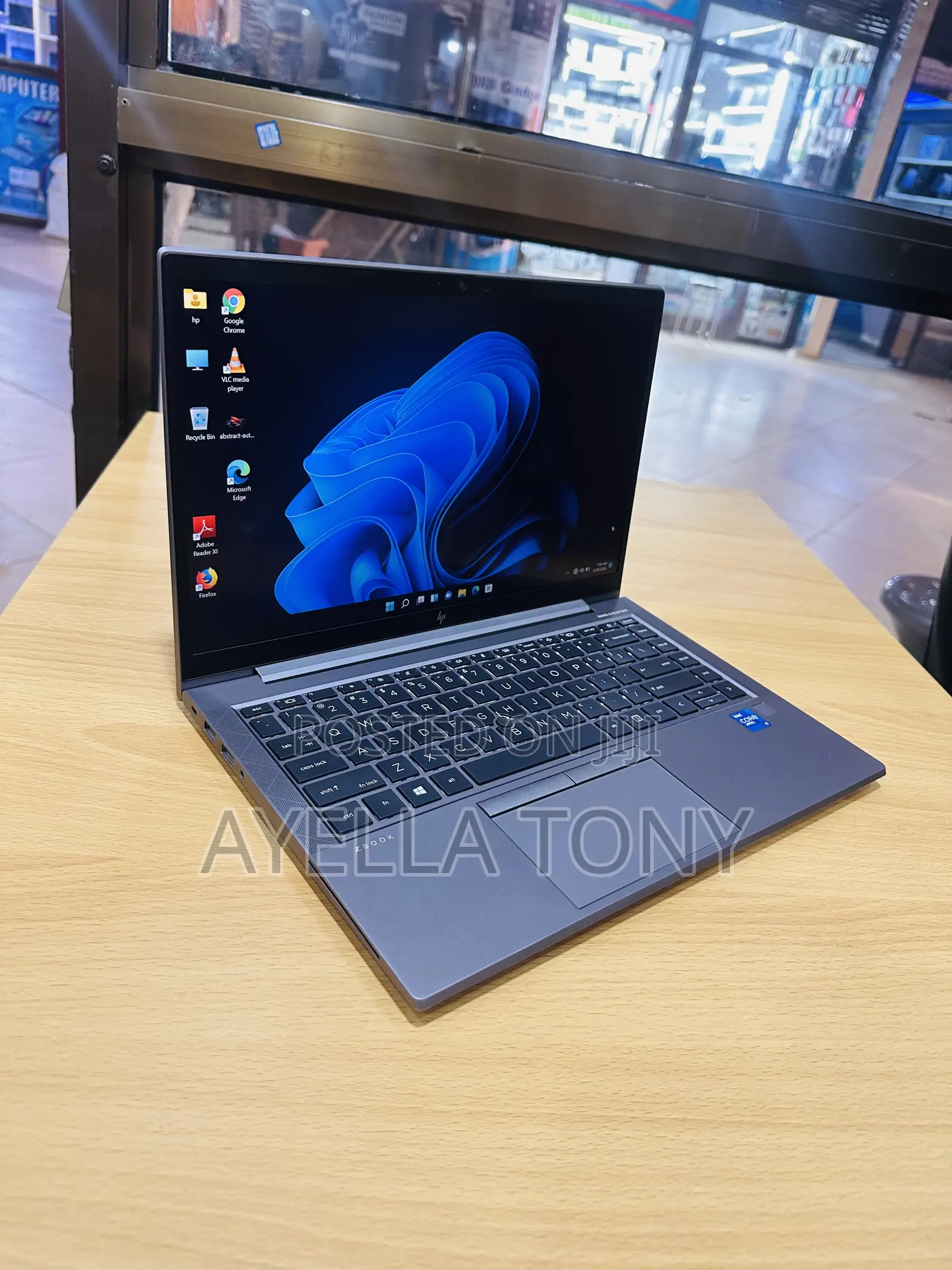 New Laptop HP ZBook Firefly 14 G7 32GB Intel Core i7 SSD 512GB