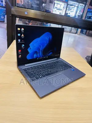 New Laptop HP ZBook Firefly 14 G7 32GB Intel Core i7 SSD 512GB
