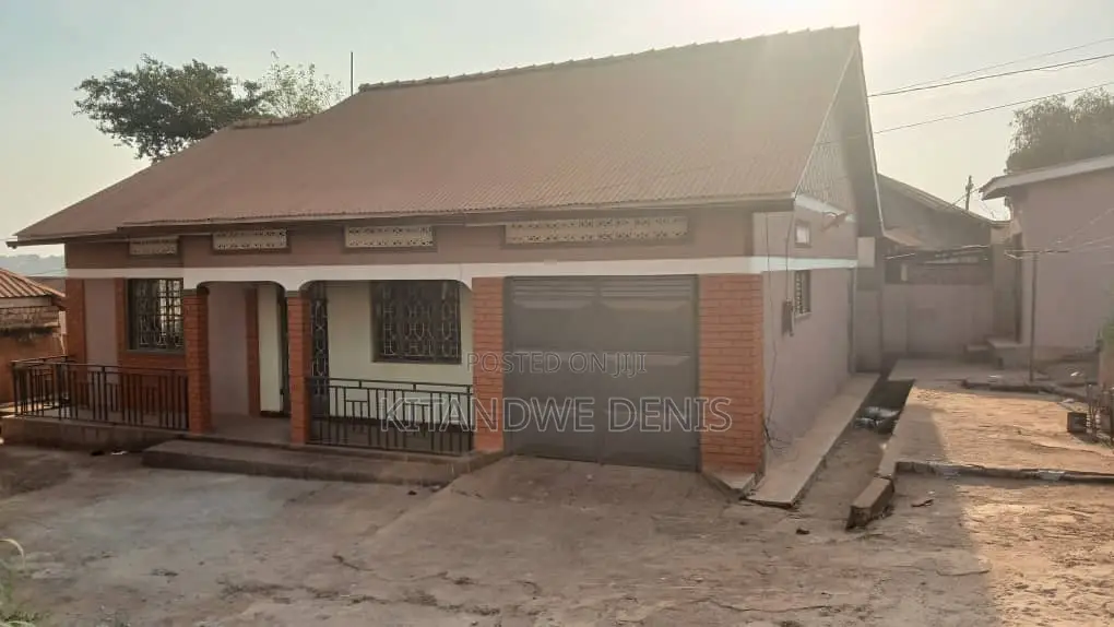 4bdrm House in Rubaga for rent