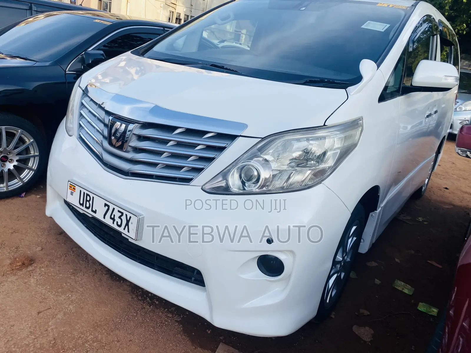 Toyota Alphard 2.4 Petrol FWD 2012