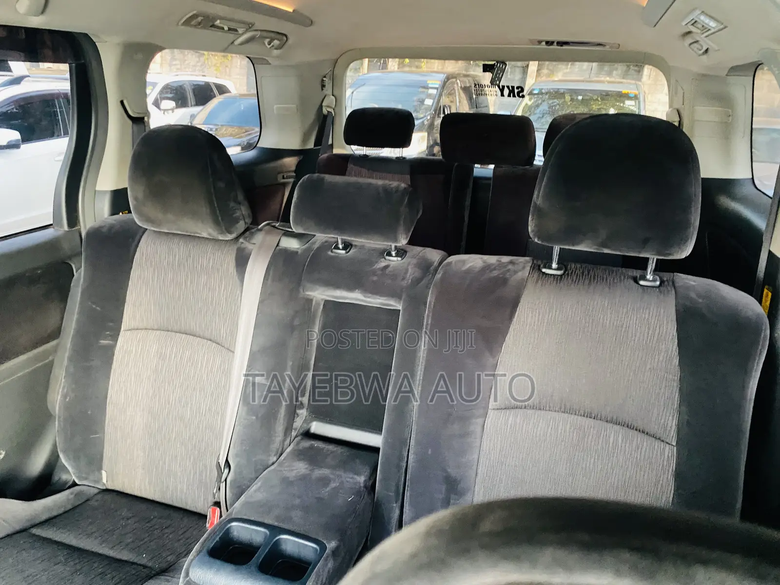Toyota Alphard 2.4 Petrol FWD 2012