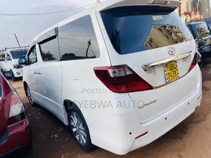 Toyota Alphard 2.4 Petrol FWD 2012