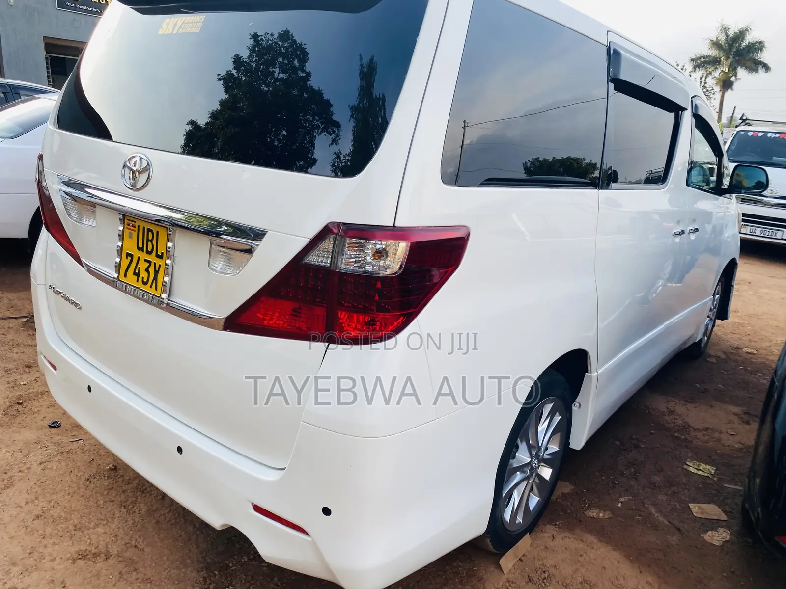 Toyota Alphard 2.4 Petrol FWD 2012