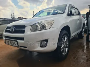 Toyota RAV4 2010 White