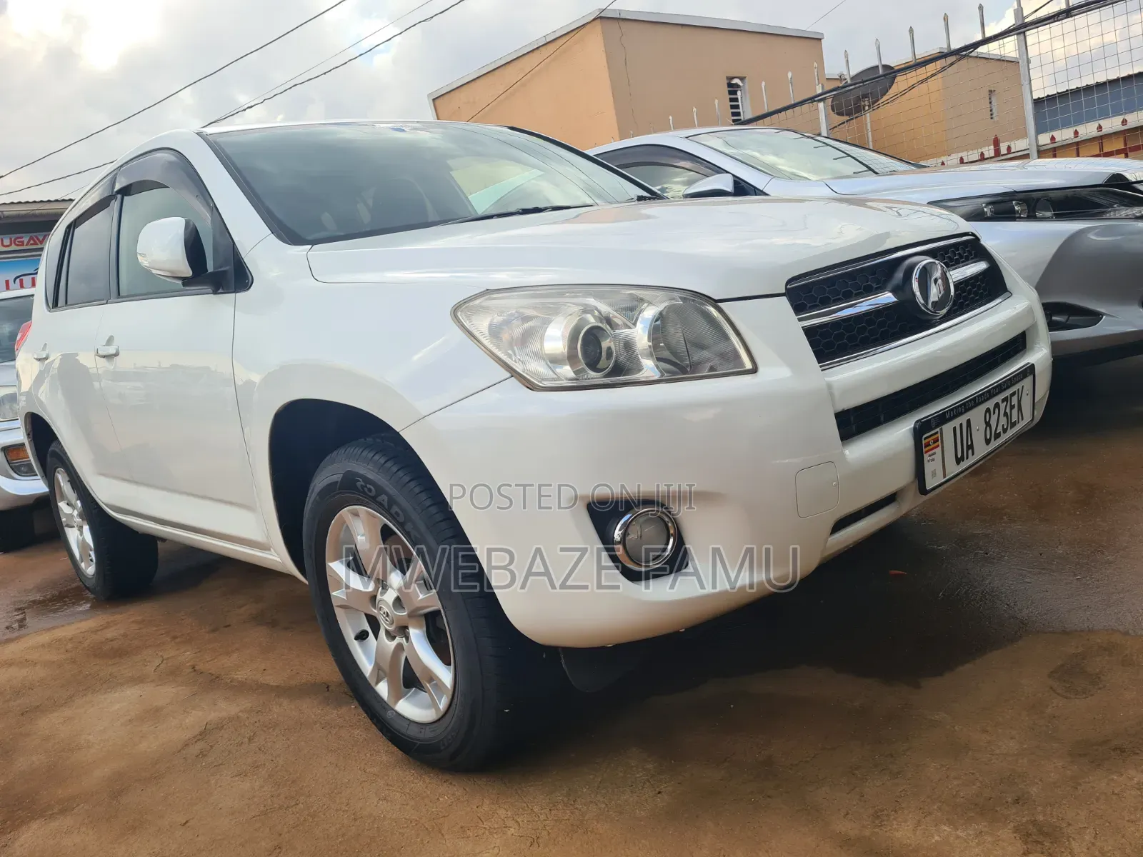 Toyota RAV4 2010 White