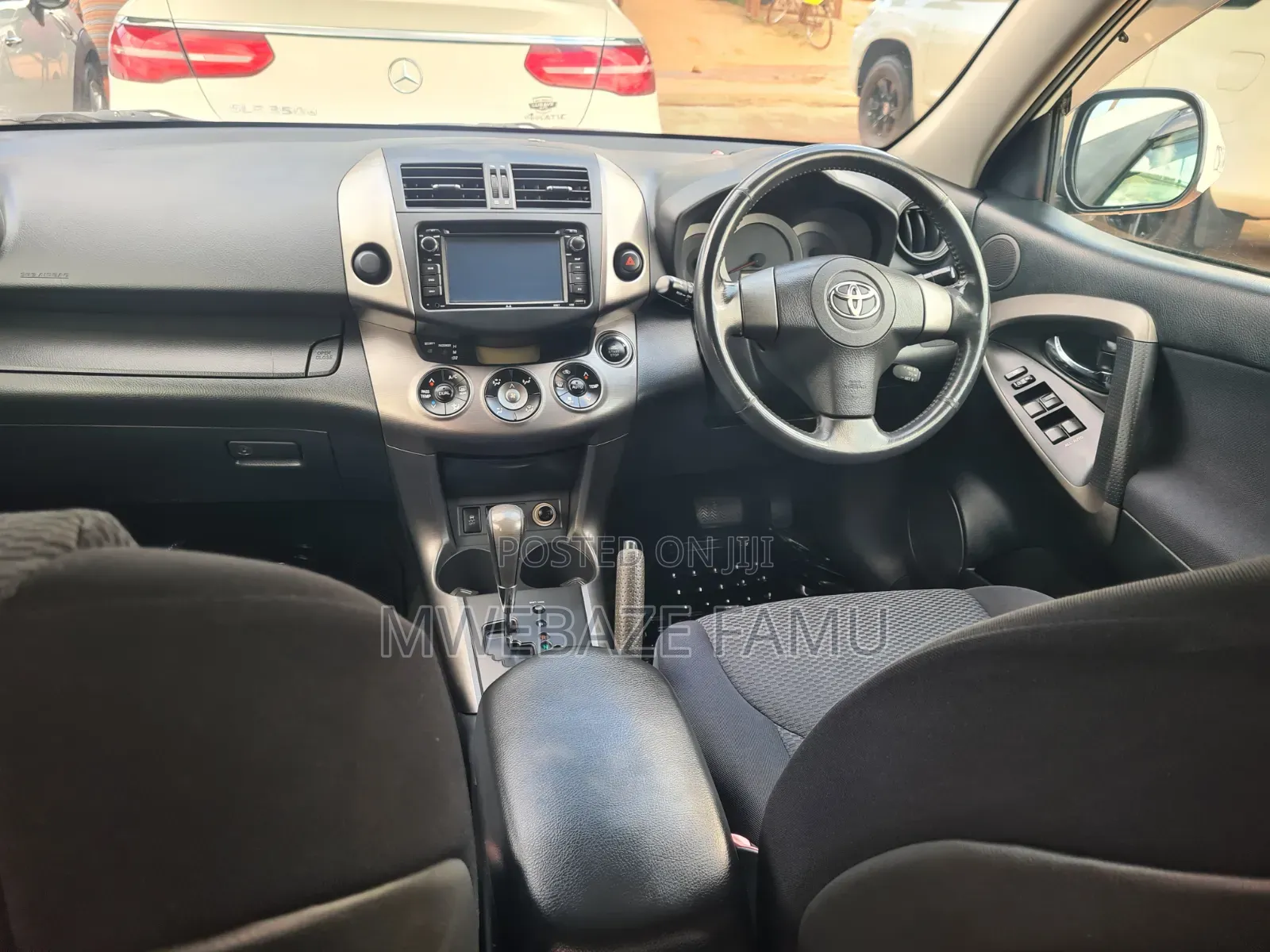 Toyota RAV4 2010 White
