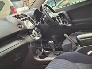 Toyota RAV4 2010 White