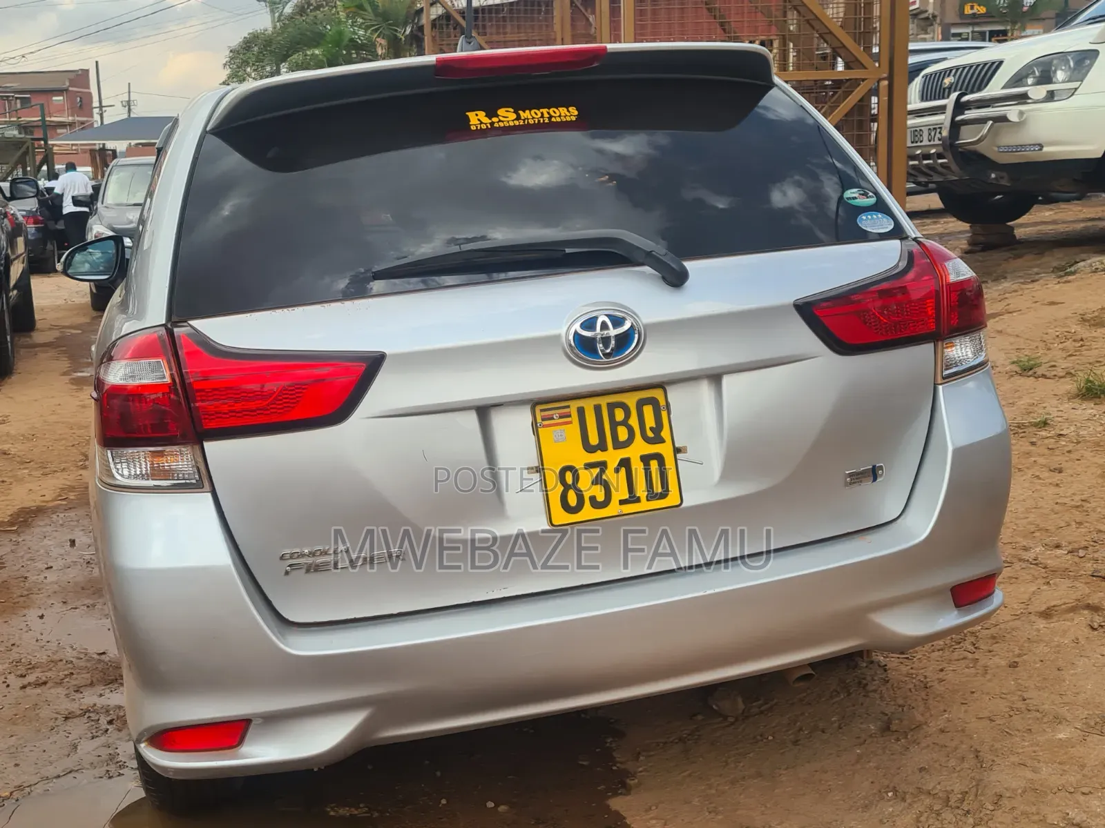 Toyota Corolla Fielder 2015